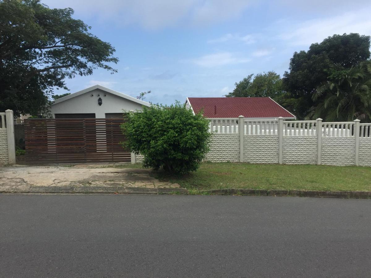 White House Lodge In Scotburgh Scottburgh Exteriör bild